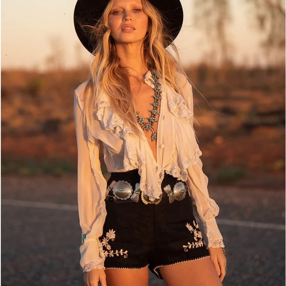 Chasing Unicorns 🦄 busy being fabulous - Picture 1 of 12